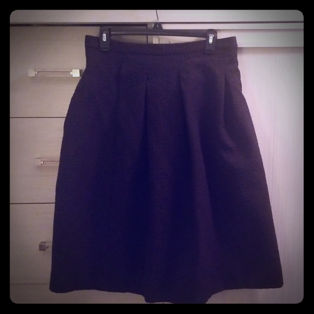 H & M Black Pleated Skirt